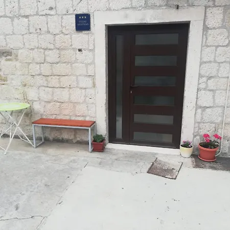 Studio Neli Kaštela